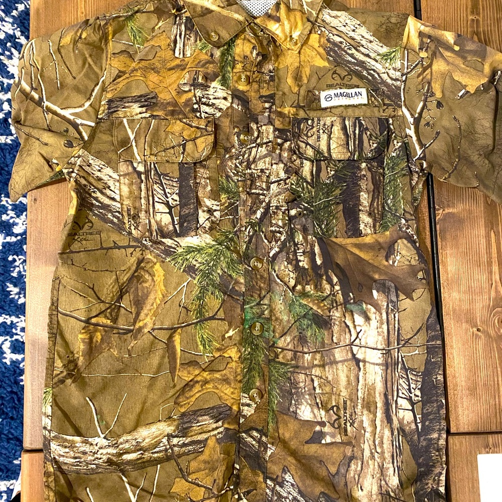Magellan outdoors boys sz 8